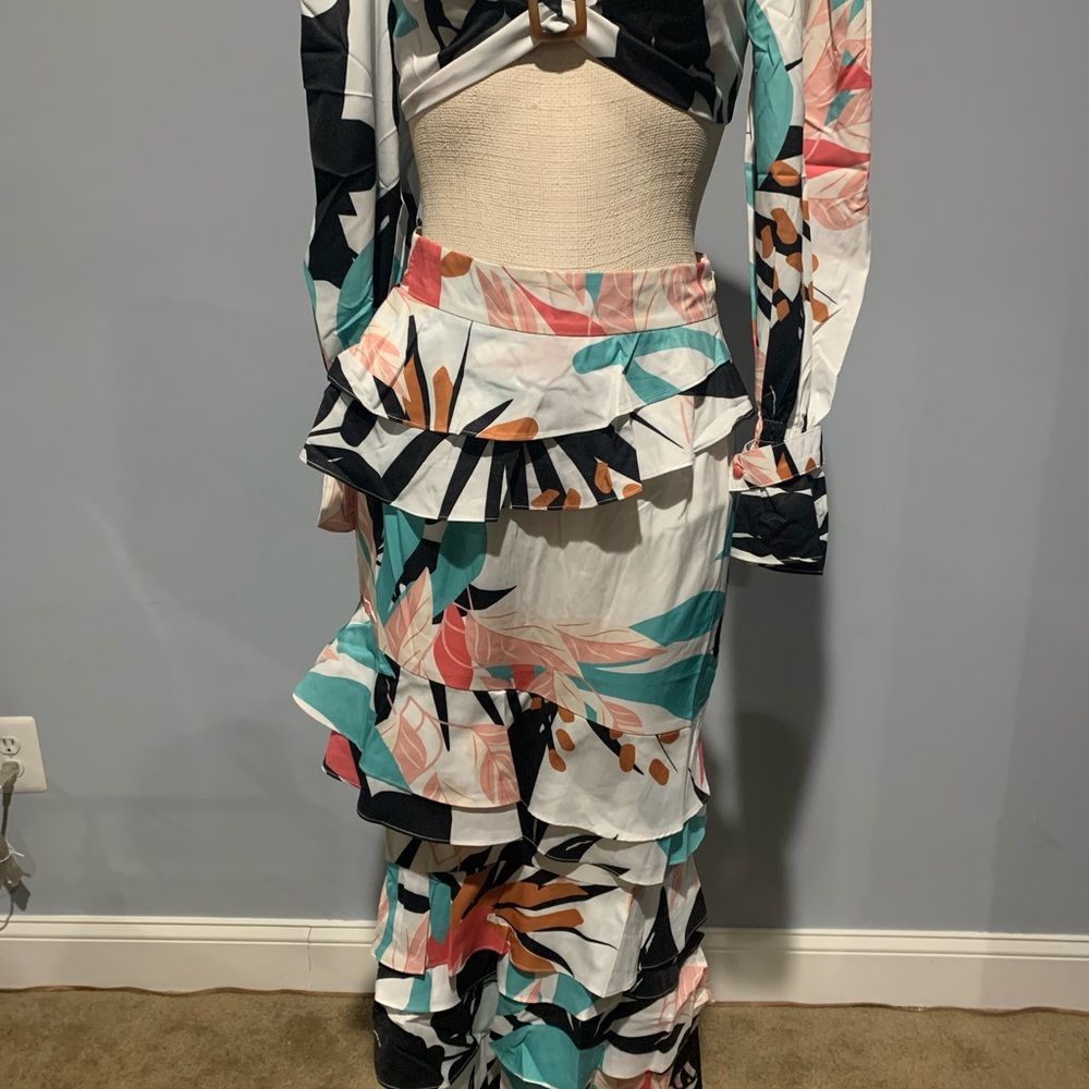 Colorful Abstract Two-Piece Set - Picture 3 of 3